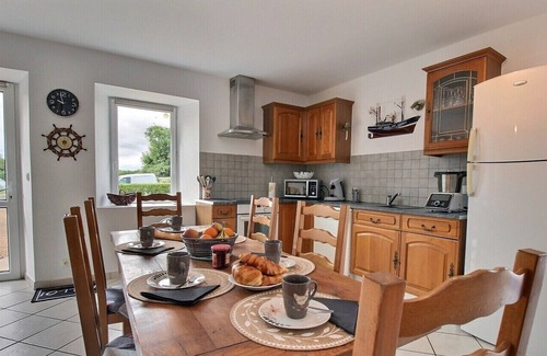 Yvias House | Inviting Ty Pempot Gîte with Oceanfront Views & Pet-Friendly