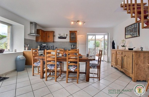Yvias House | Inviting Ty Pempot Gîte with Oceanfront Views & Pet-Friendly