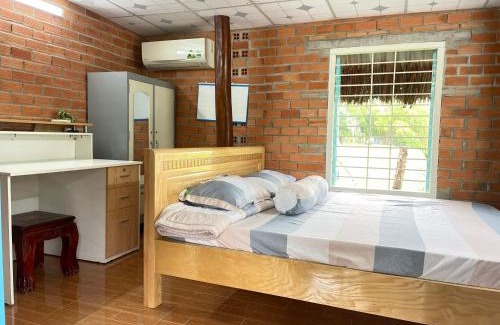 Ben Cau Ski Chalet | Guest Rated: 9.9 at Ty Phu Miet Vuon Homestay Bungalow