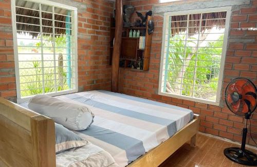 Ben Cau Ski Chalet | Guest Rated: 9.9 at Ty Phu Miet Vuon Homestay Bungalow