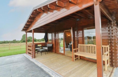 Dwyran Ski Chalet | Family-Friendly Retreat at Ty Presto, Parc Y Fronwen