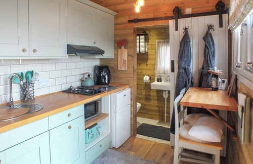 Talybont Cottage | Ty'r Bugail Shepherds Hut