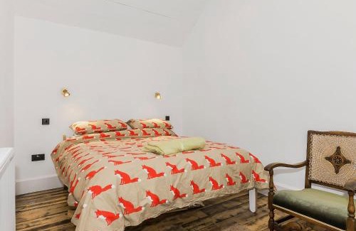 Llandwrog House | Experience Ty Sam: 5-Star Comfort for Everyone