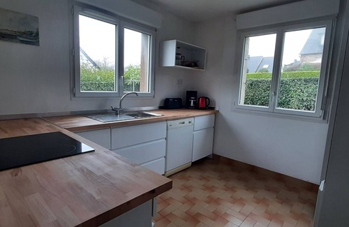 Plougonvelin House | Idyllic Ty Tad: Family-Friendly Home Steps from the Beach