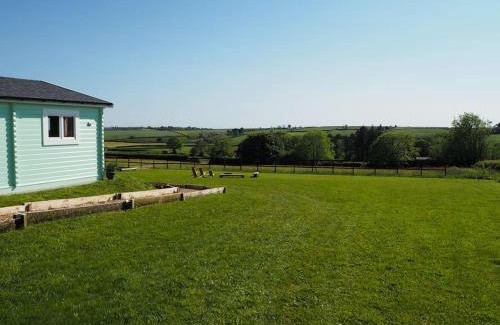 Carmarthen Ski Chalet | Discover Ty Twt: Guest Rated 9.3, Perfect for Families