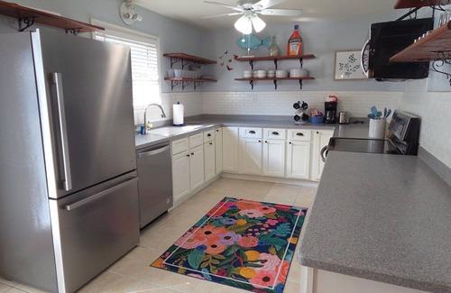 Tybee Island House | Tybee Beach Cottage, Steps from all the local fun and a quick walk to the beach