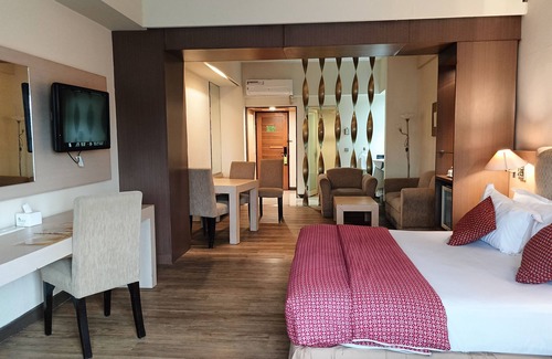 Klojen Hotel | Budget-Friendly Tychi Hotel with Pool and Family Amenities