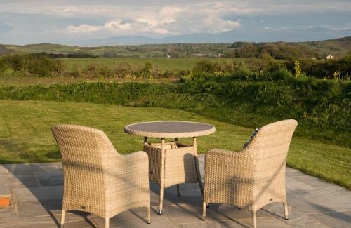 Pen-y-sarn House | Discover Tyddyn Haidd: A 4-Star Guest Retreat