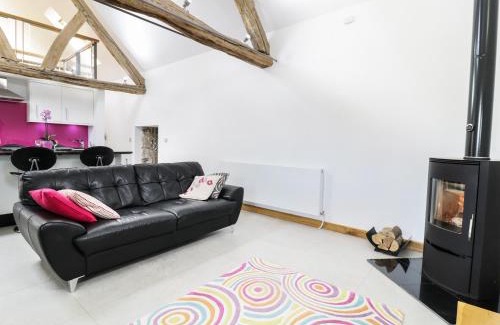 Denbigh House | Exceptional Stay at Tyddyn Isa - Guest Rated 9.8/10