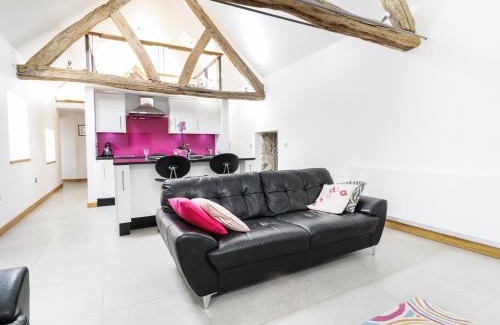 Denbigh House | Exceptional Stay at Tyddyn Isa - Guest Rated 9.8/10