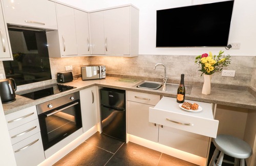 Llanystumdwy Cottage | Enchanting TYDDYN SIANEL - CELYN: Romantic Country Escape