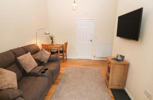 Llanystumdwy House | Family-Friendly Tyddyn Sianel - Derw with Excellent Ratings