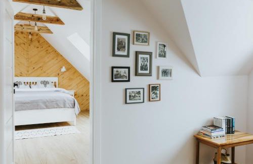 Rogoznik House | Idyllic Tylkówka: Child-Friendly Retreat with Hot Tub