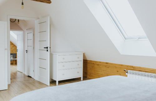 Rogoznik House | Idyllic Tylkówka: Child-Friendly Retreat with Hot Tub