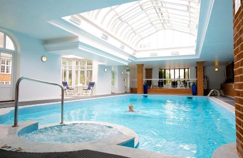 Rotherwick House | Explore Tylney Hall Hotel: 4-Star Retreat with Pool & Hot Tub