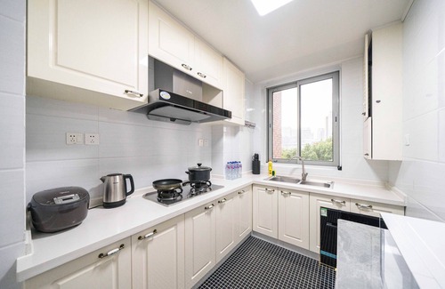 Changning Bed & Breakfast | Tyms Elegant 4BR 2BA APT Riverside