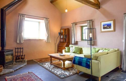 Penrhyndeudraeth House | Pet-Friendly Tyn Llwyn Cornel Eco Barn - Rated 9.2/10