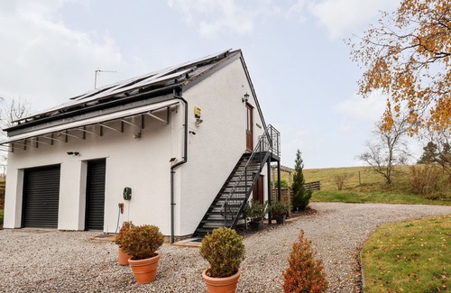 Flintshire Apartment | Cozy Tyn-y-Mynydd Bach with Kitchen and Open Fire