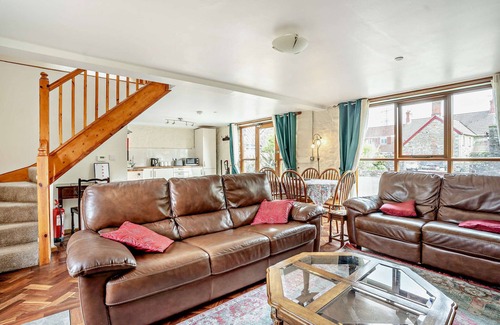 Port Talbot Cottage | Eco-Friendly Tyncellar Farm Holiday Cottages - Guest Rated 9.8