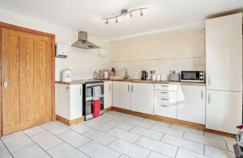 Port Talbot Cottage | Eco-Friendly Tyncellar Farm Holiday Cottages - Guest Rated 9.8