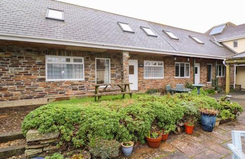 Harlyn House | Pet-Friendly Stay at Tynk: Rated 8.5/10 by Guests
