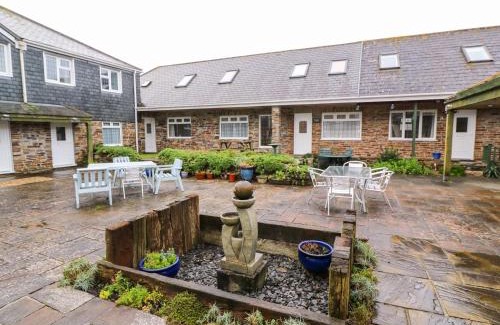 Harlyn House | Pet-Friendly Stay at Tynk: Rated 8.5/10 by Guests