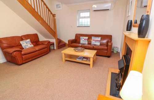 Harlyn House | Pet-Friendly Stay at Tynk: Rated 8.5/10 by Guests