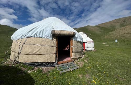 Naryn Region Other | Discover Comfort at Tynym Yurt Camp Kilemche for Families