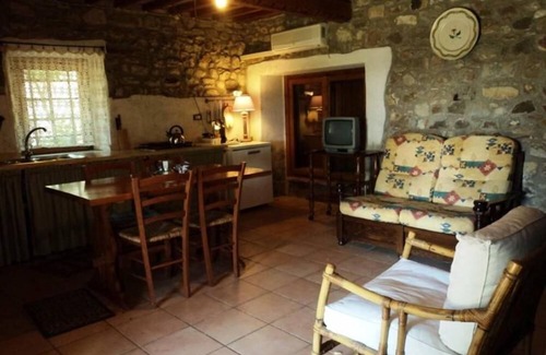 Castiglione della Pescaia House | Discover a Cozy Tuscan Residence with Ocean Views