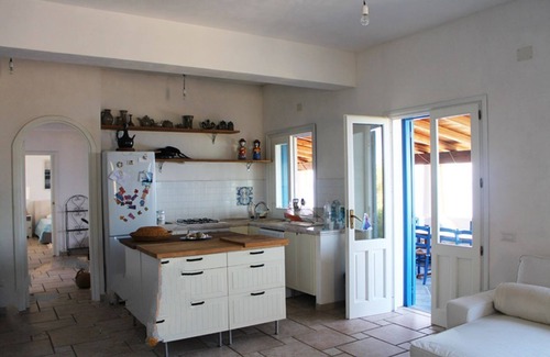 Vulcano Porto House | Charming Casa Francesca: 5-Minute Walk to the Sea
