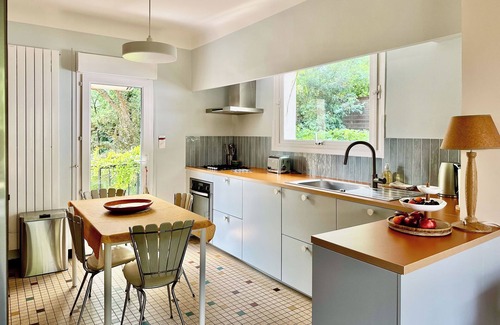 Les Estagnots Villa | Tranquil Retreat: Halfway Between Ocean & Hossegor Lake
