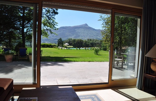 Ascain House | Basque House with Ocean Views, Heated Pool & Spa Amenities