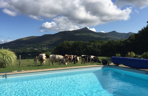Ascain House | Basque House with Ocean Views, Heated Pool & Spa Amenities