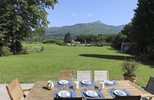 Ascain House | Basque House with Ocean Views, Heated Pool & Spa Amenities