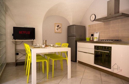 Pietra Ligure Apartment | Charming Sea Retreat: Steps from Historic Centre & Spa