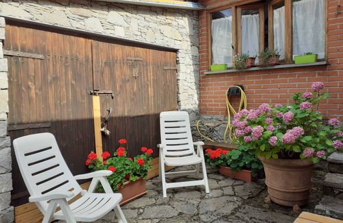 Montefegatesi House | Charming Mountain Village Retreat with Spa & Breakfast