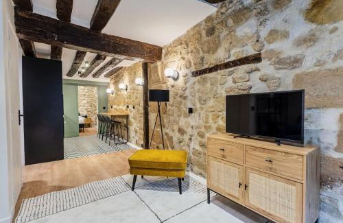 Arsenal Apartment | Charming Parisian Apartment in Le Marais for Families