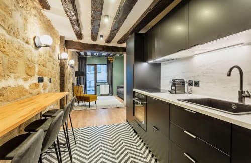 Arsenal Apartment | Charming Parisian Apartment in Le Marais for Families