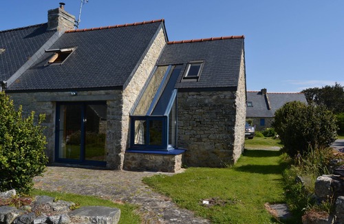 Crozon House | Relaxing Oceanfront Retreat in Cap de la Chèvre, 9.8 Rated