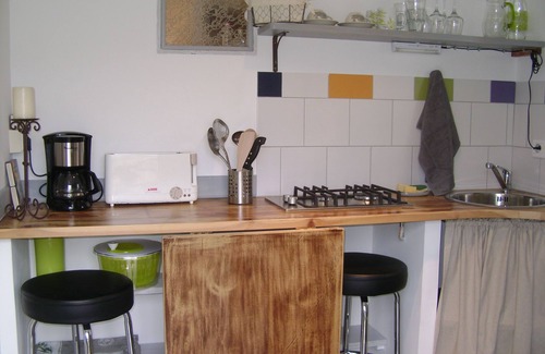 Apt Cottage | Idyllic Provençal Gîte with Garden and Pool for Couples