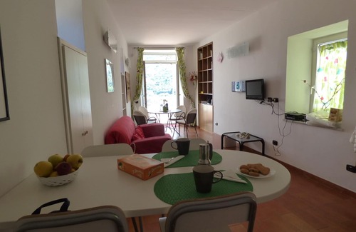Vico Equense Apartment | Idyllic Retreat with Ocean Views and Spacious Terrace