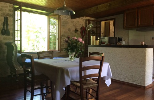 Septfonds House | Idyllic Countryside Retreat with Pool and Spa Amenities