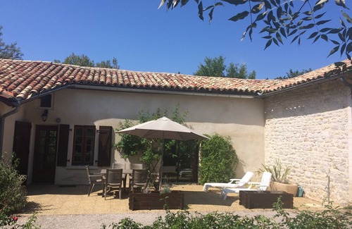 Septfonds House | Idyllic Countryside Retreat with Pool and Spa Amenities