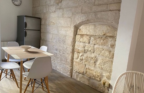Mauguio House | Charming Village House in Mauguio with Spa & Breakfast