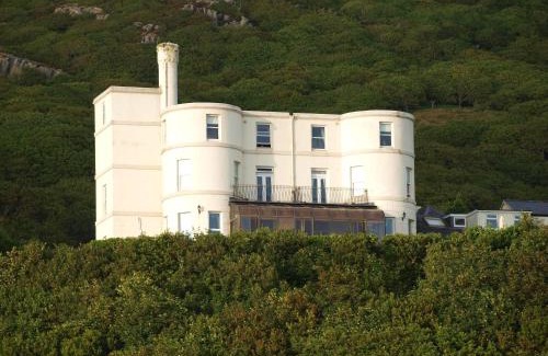 Barmouth Hotel | Enchanting Tyr Graig Castle: A 4-Star Dining Retreat