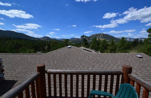 Carriage Hills House | Tyrolean Retreat: 4-Bedroom Home with Hot Tub & Spa