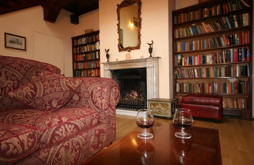 New Forest District Hotel | Inviting Tyrrells Ford Hotel: Wheelchair Accessible & Breakfast