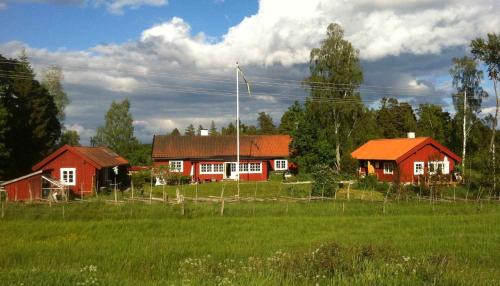 Tystberga Bed & Breakfast | Pet-Friendly Retreat at Tystberga Logi with Spa & Hot Tub