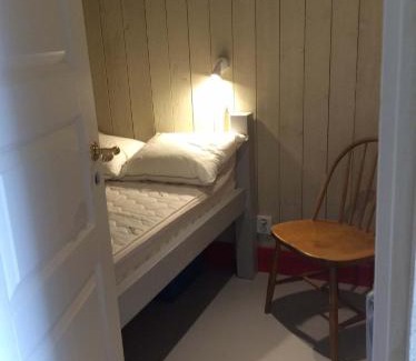 Tystberga Bed & Breakfast | Pet-Friendly Retreat at Tystberga Logi with Spa & Hot Tub