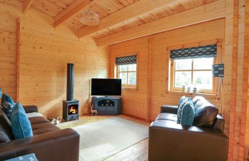 Sleaford House | Discover Tythe Lodge: Family-Friendly Retreat Rated 9.8